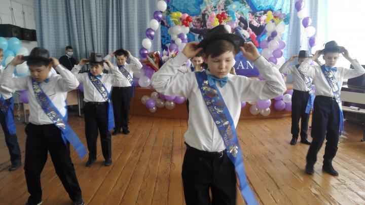 Праздник "До свидания, начальная школа!"