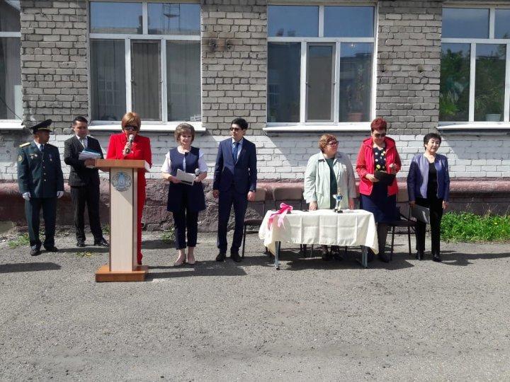 Торжественная линейка "Последний звонок"